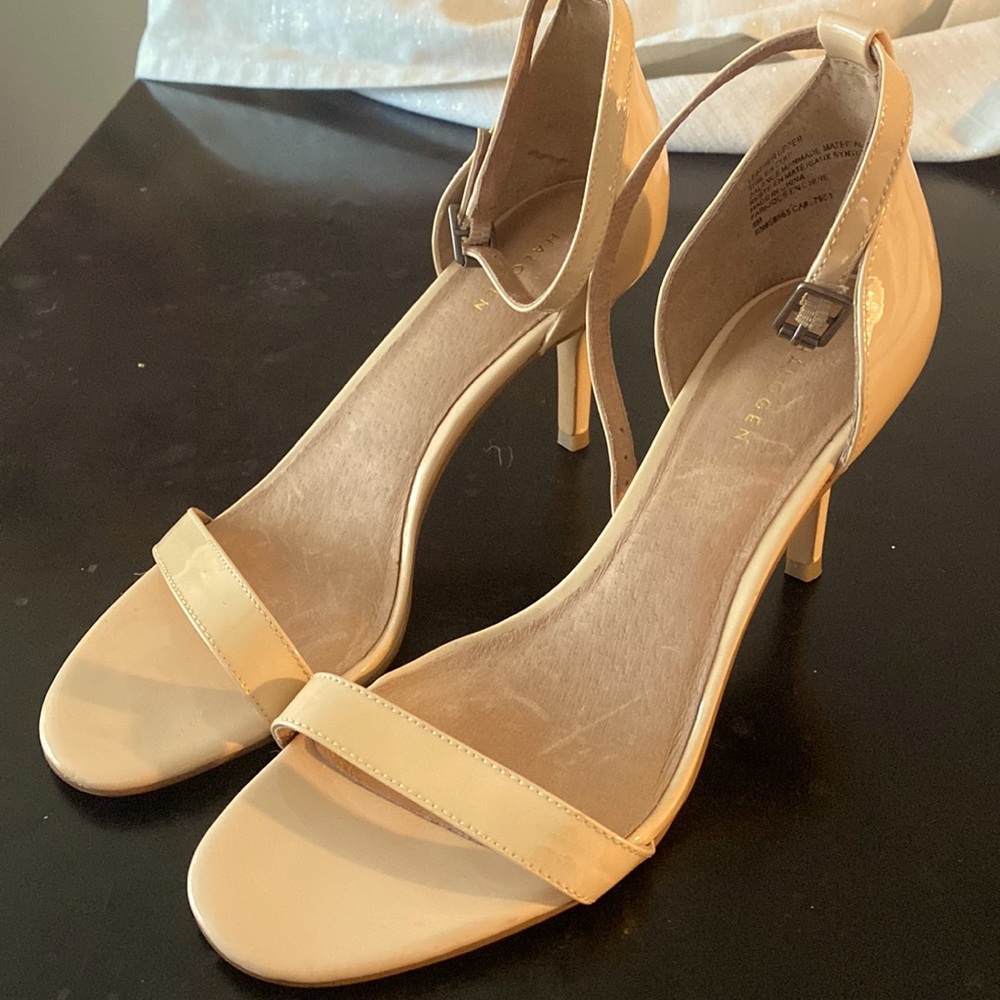 Halogen Nude Pumps